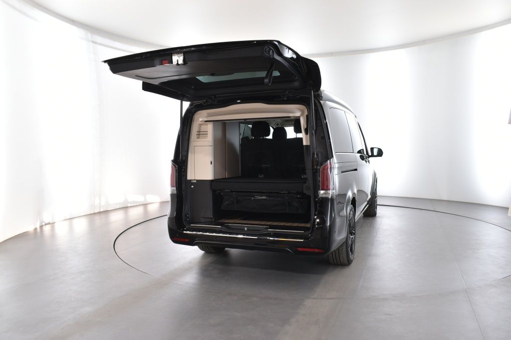 Mercedes-Benz V 300 2024 г. Чёрный, пробег 30506 км