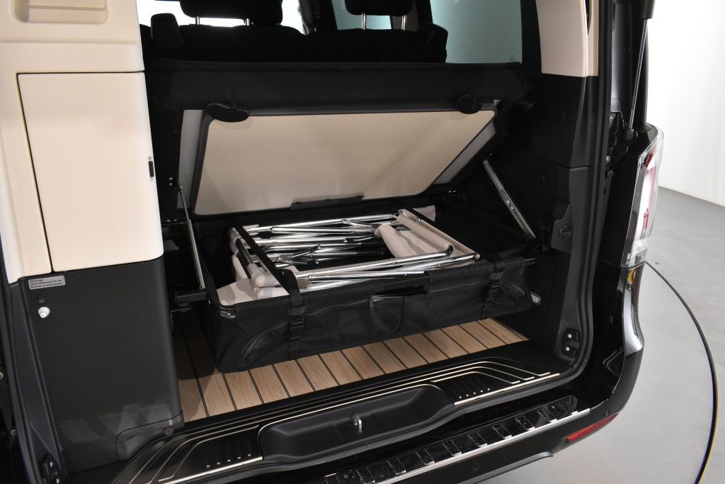 Mercedes-Benz V 300 2024 г. Чёрный, пробег 30506 км