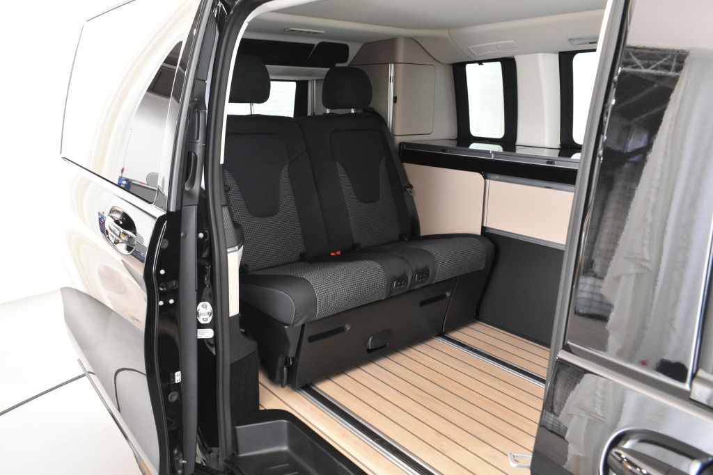 Mercedes-Benz V 300 2024 г. Чёрный, пробег 30506 км