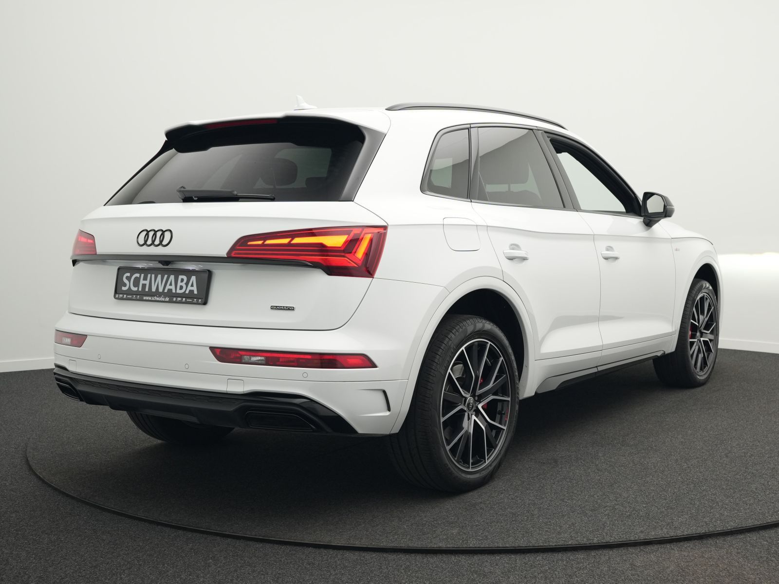 Audi Q5 2023 г. Белый, пробег 58800 км