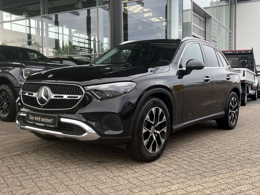 Mercedes-Benz GLC 220 2024 г. Чёрный, пробег 15364 км