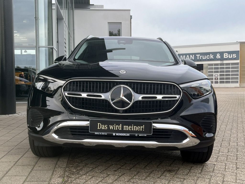 Mercedes-Benz GLC 220 2024 г. Чёрный, пробег 15364 км