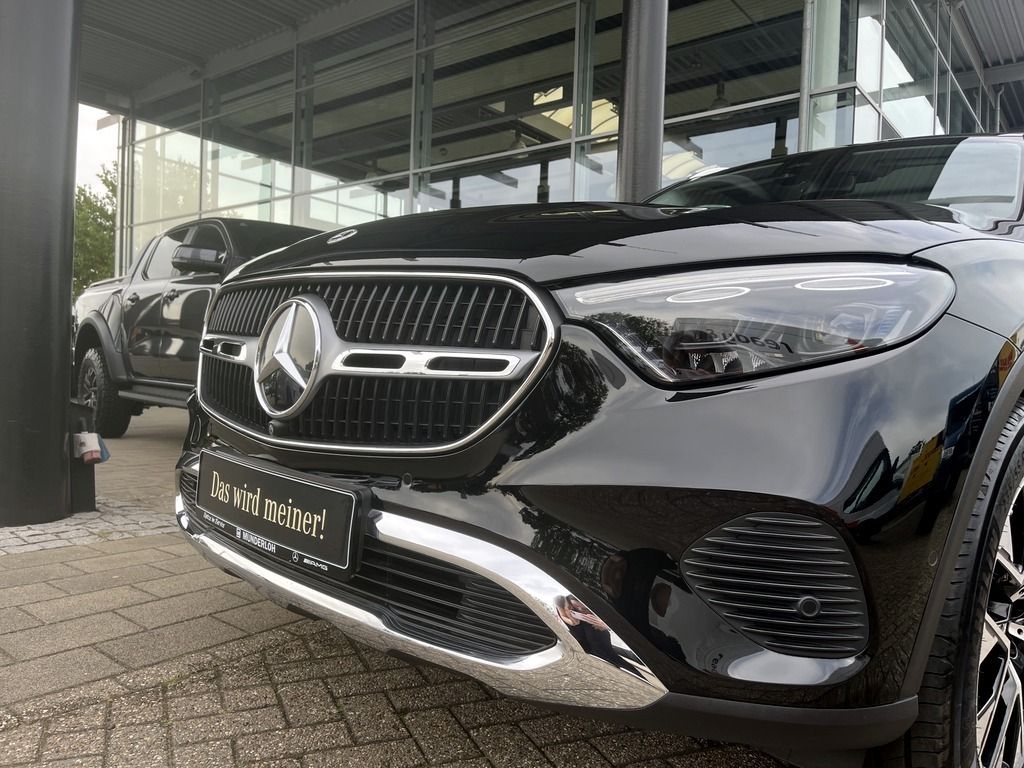Mercedes-Benz GLC 220 2024 г. Чёрный, пробег 15364 км