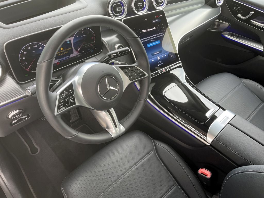 Mercedes-Benz GLC 220 2024 г. Чёрный, пробег 15364 км