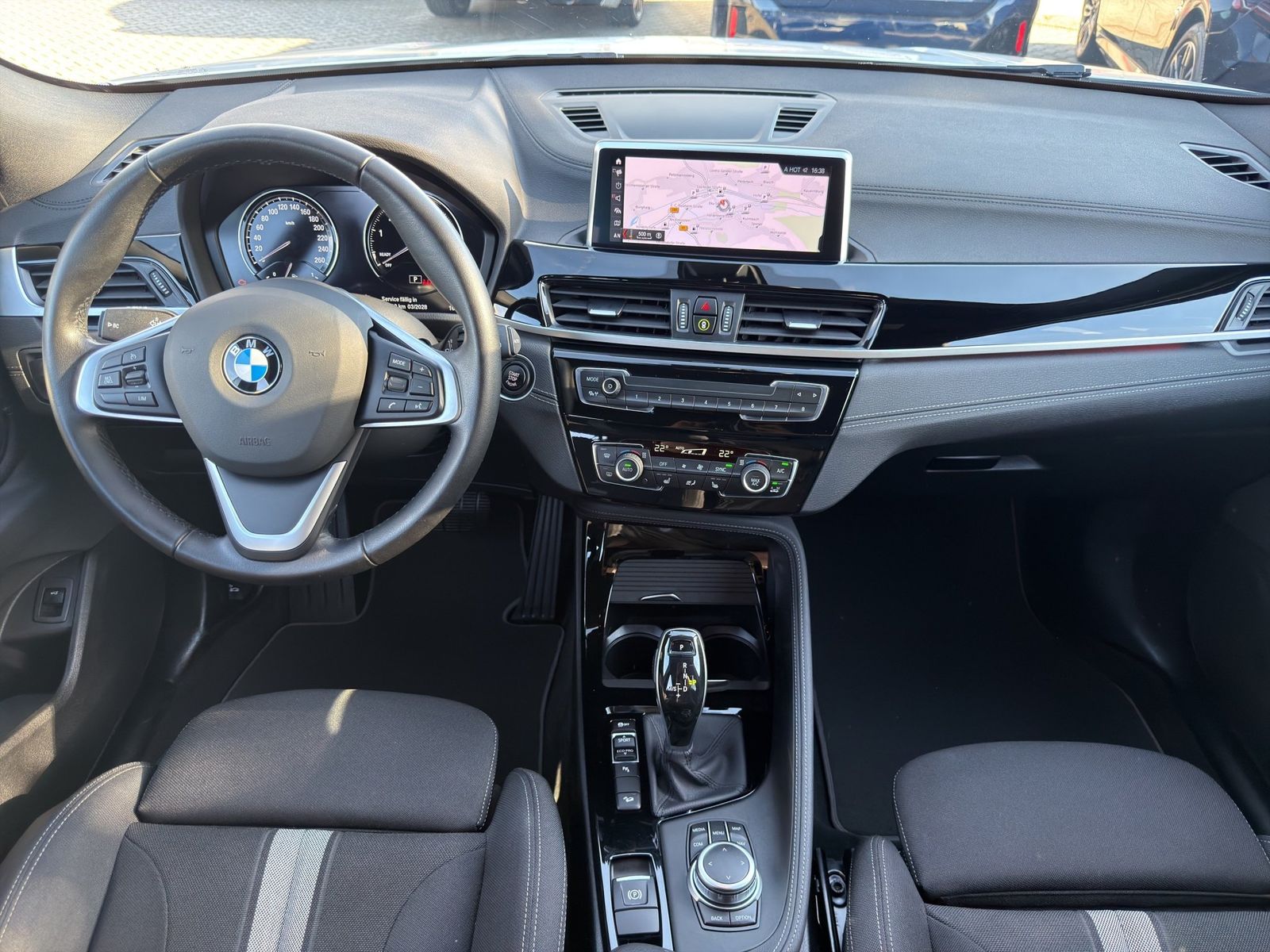 BMW X2 2022 г. Белый, пробег 46348 км