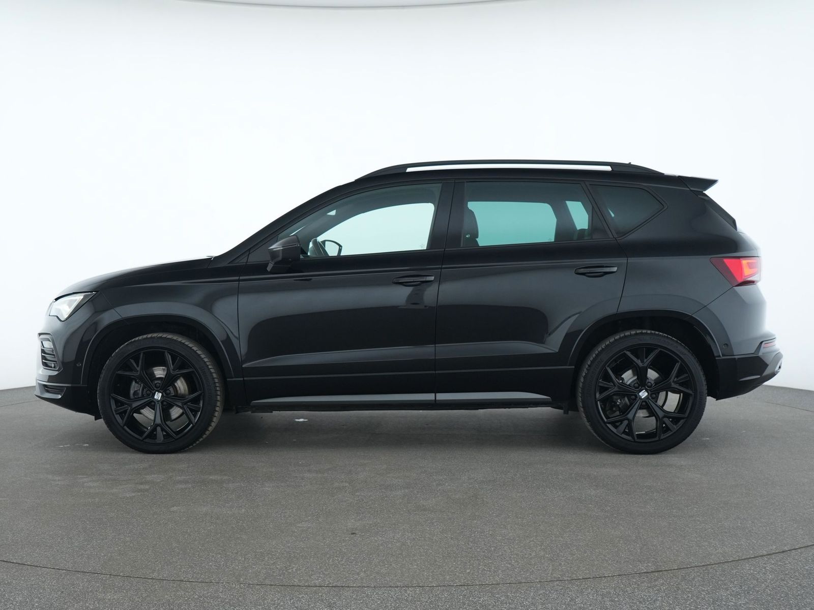 SEAT Ateca 2022 г. Чёрный, пробег 41513 км