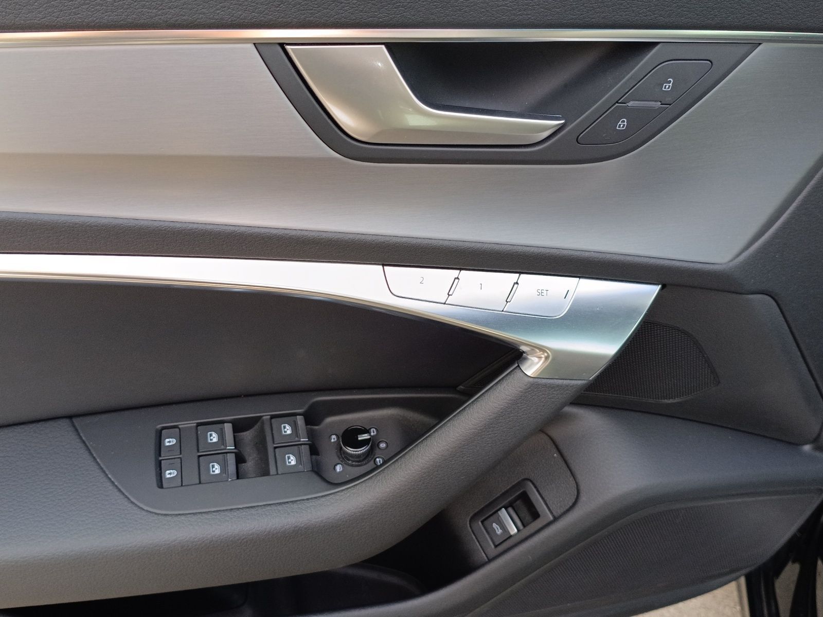 Audi A6 2023 г. Чёрный, пробег 39380 км