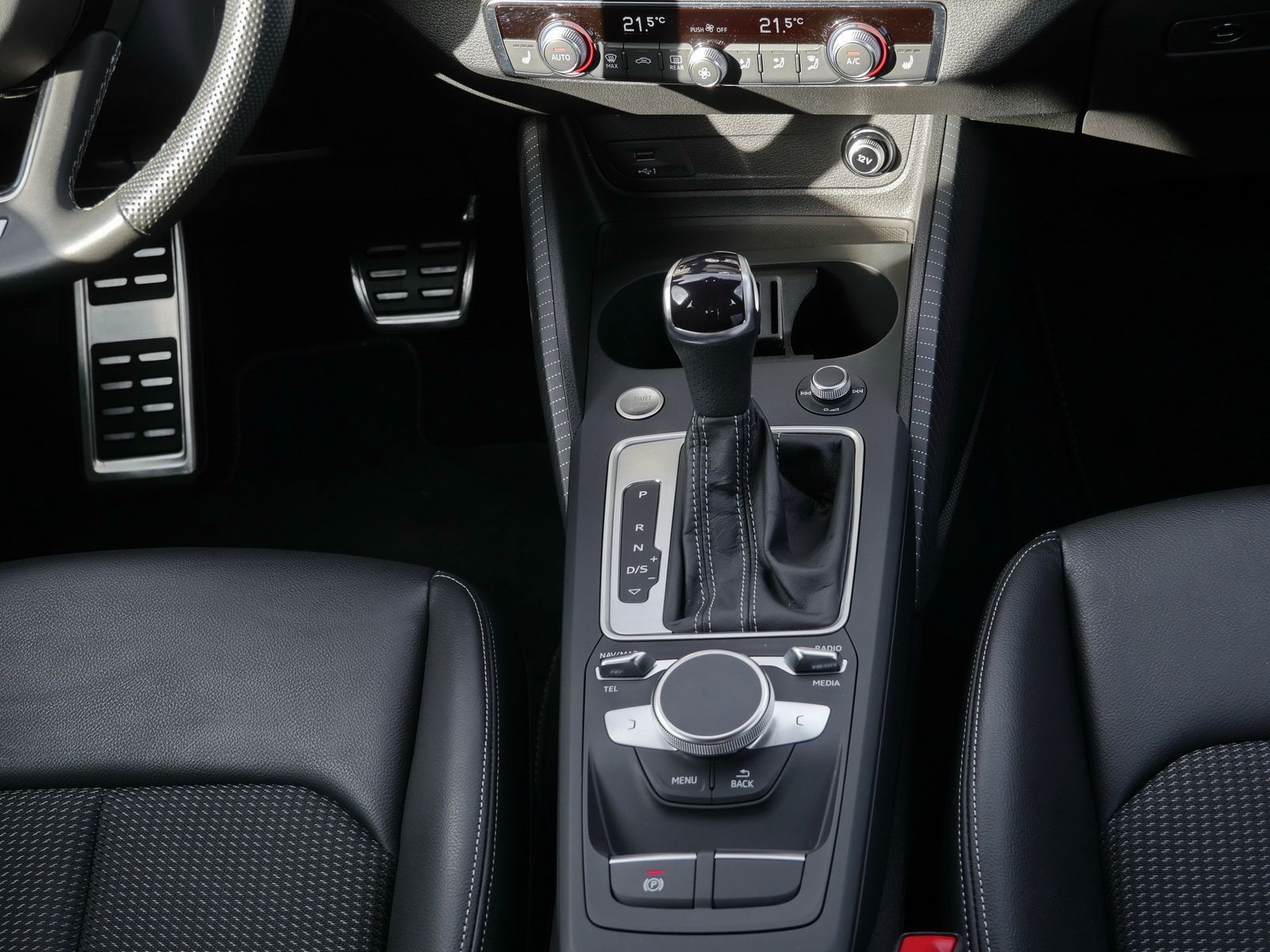 Audi Q2 2023 г. Серый, пробег 41625 км