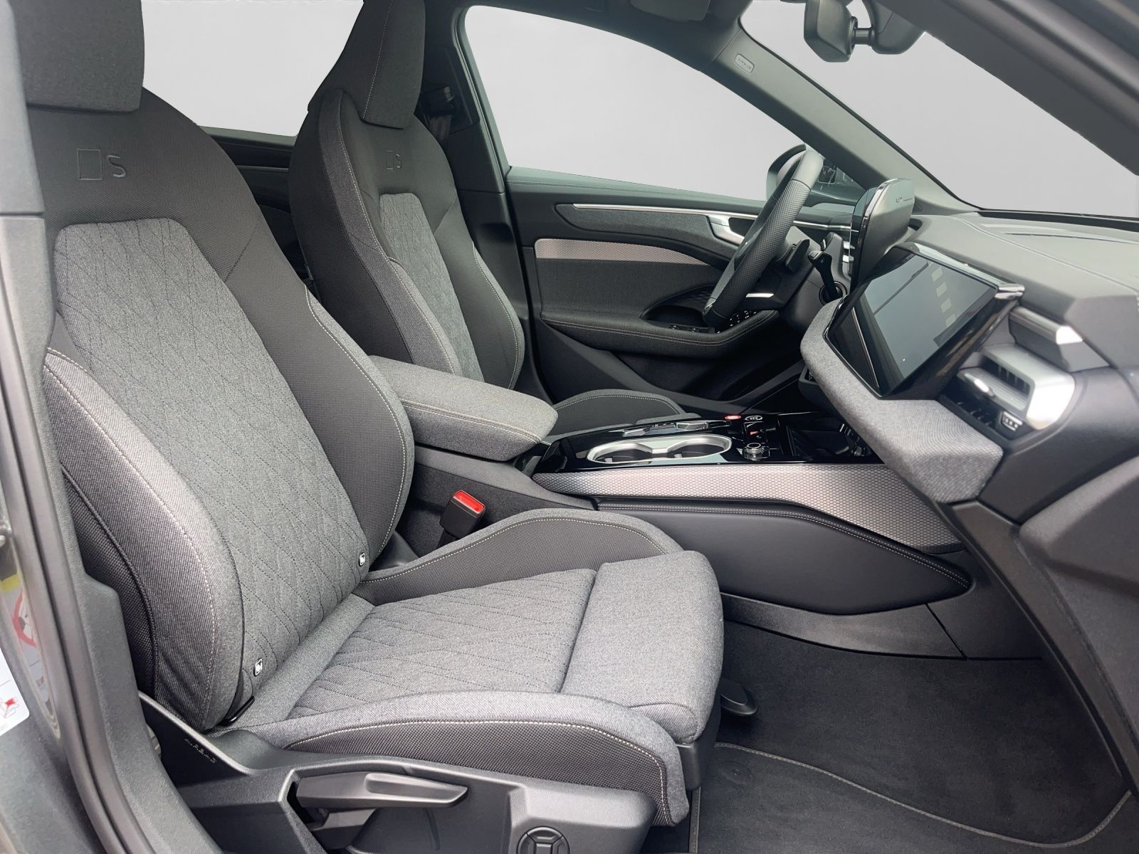 Audi A6 2026 г. Серый, пробег 9193 км