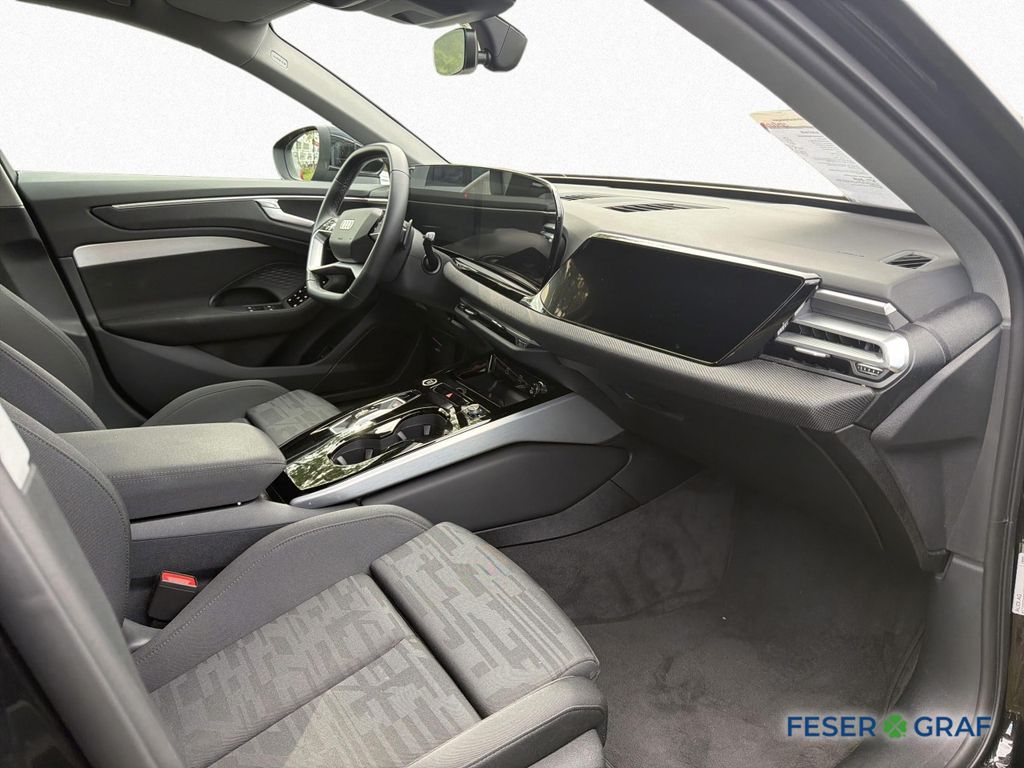 Audi A6 2025 г. Чёрный, пробег 28490 км