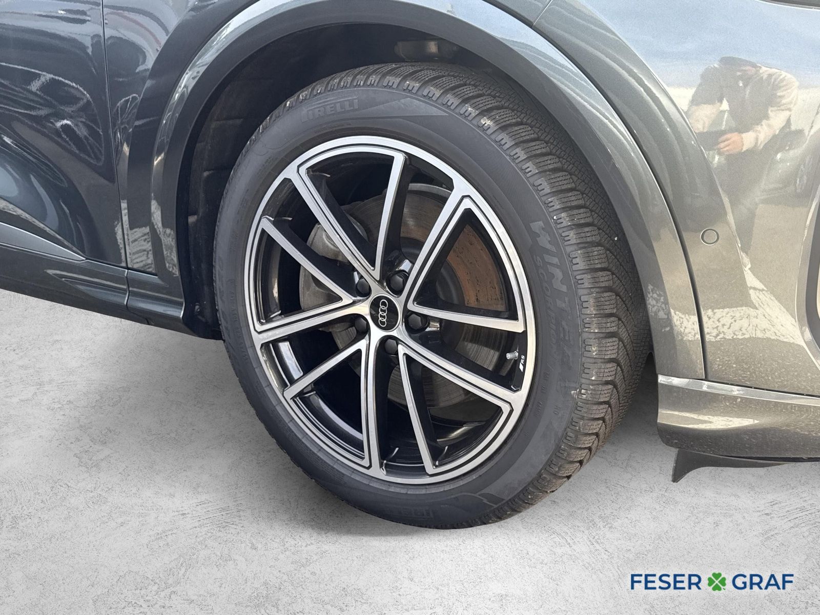Audi Q5 2025 г. Серый, пробег 9580 км