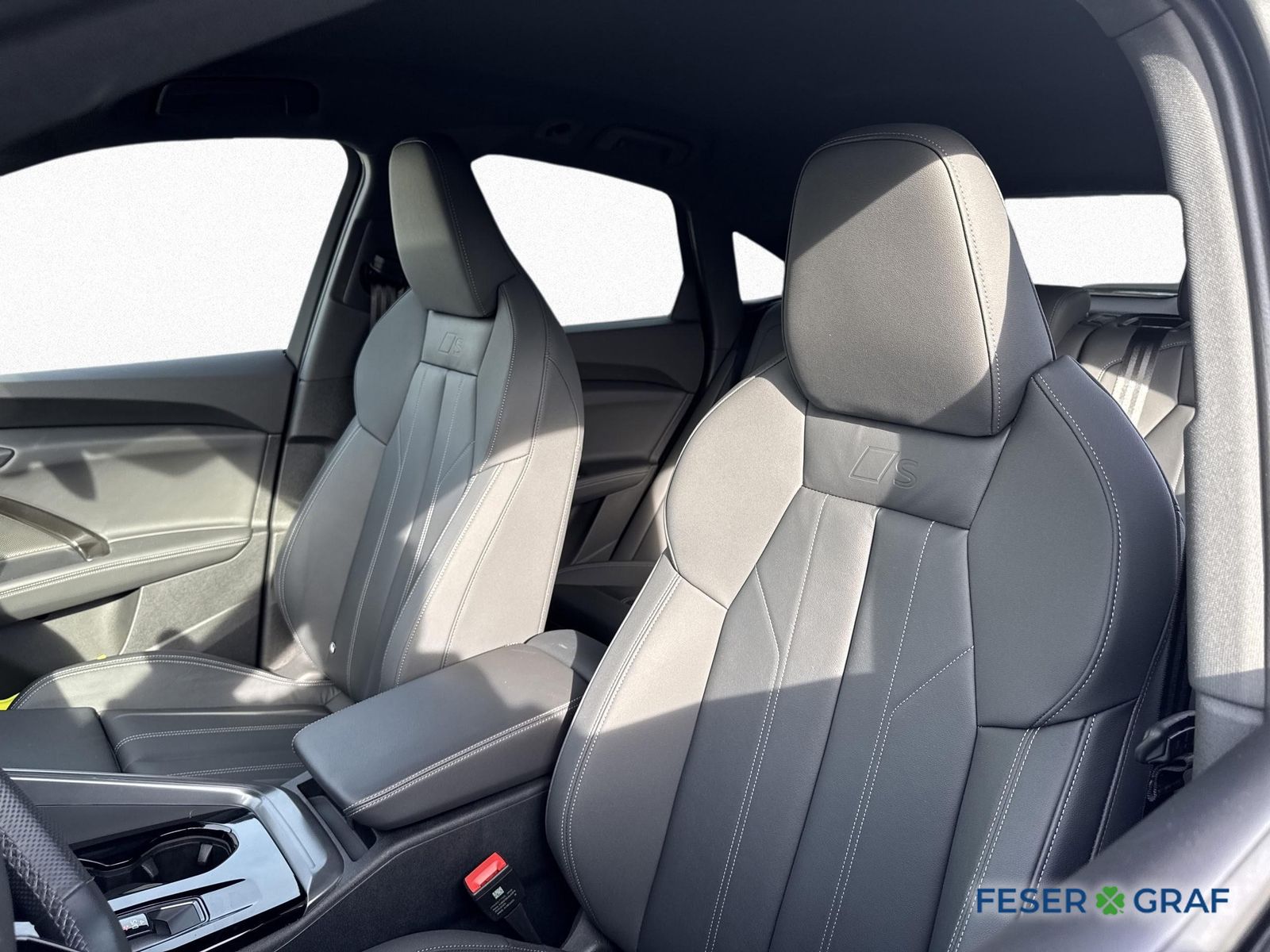 Audi Q5 2025 г. Серый, пробег 9580 км