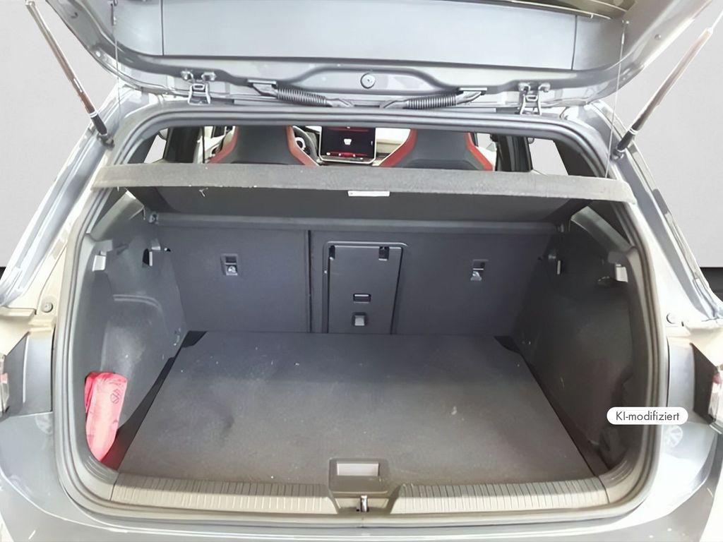 Volkswagen Golf 2026 г. Серый, пробег 12556 км