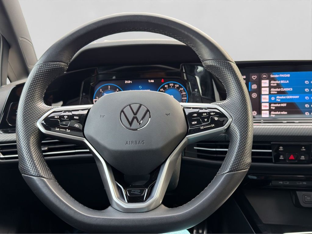 Volkswagen Golf 2024 г. Чёрный, пробег 56288 км