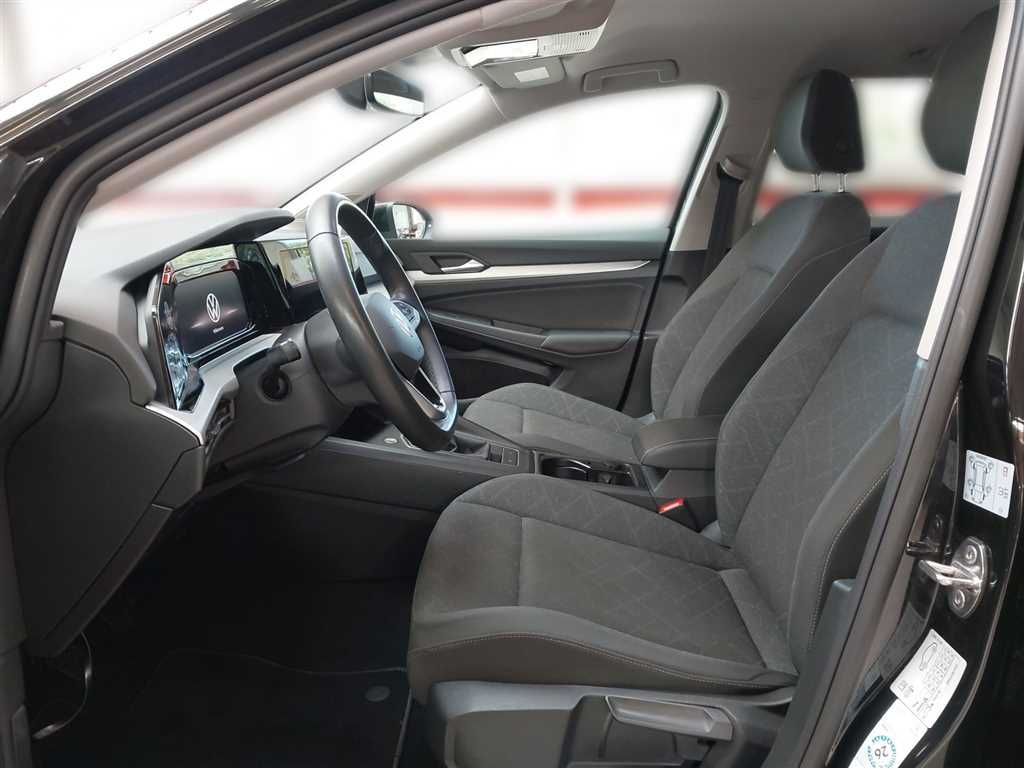 Volkswagen Golf 2024 г. Чёрный, пробег 52513 км