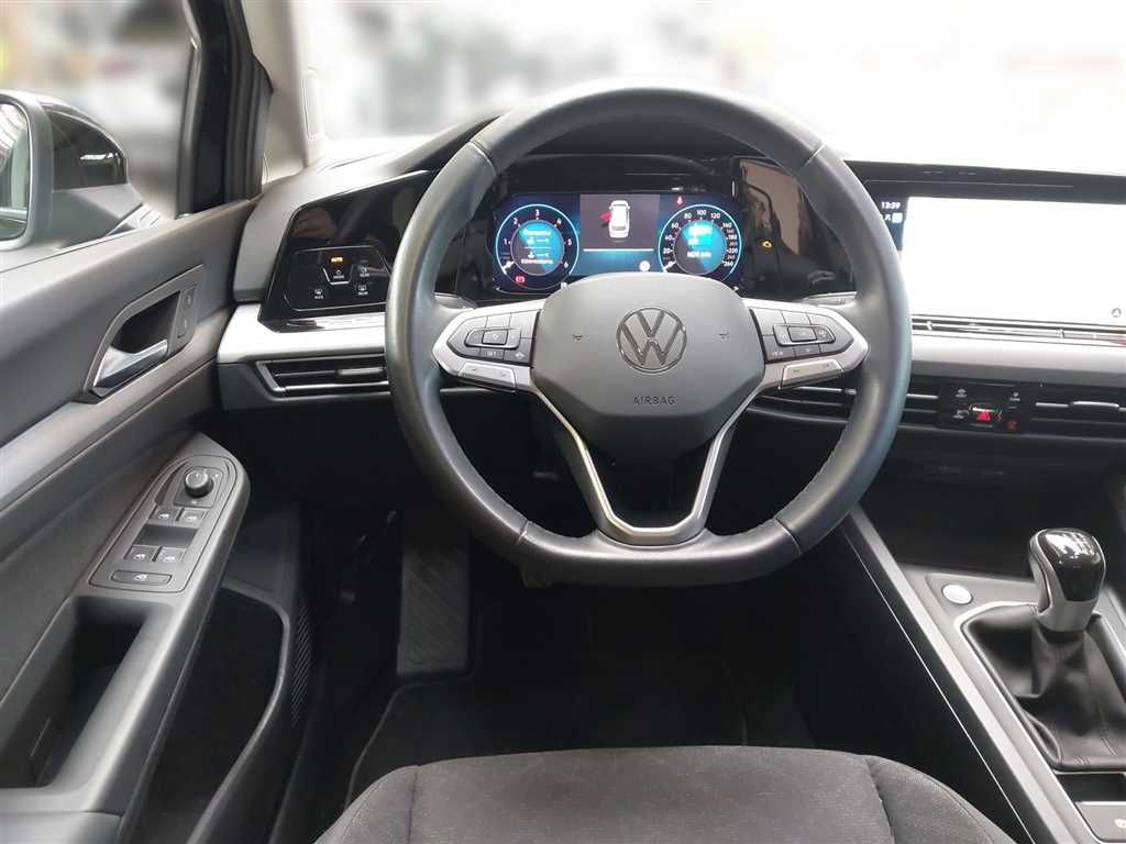 Volkswagen Golf 2024 г. Чёрный, пробег 52513 км