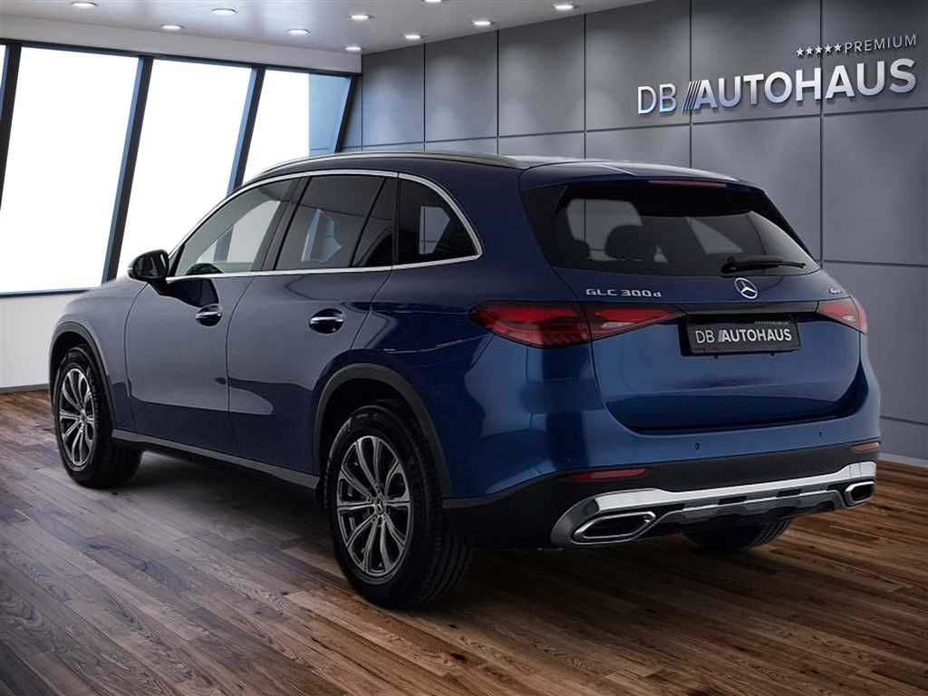 Mercedes-Benz GLC 300 2025 г. Синий, пробег 20448 км