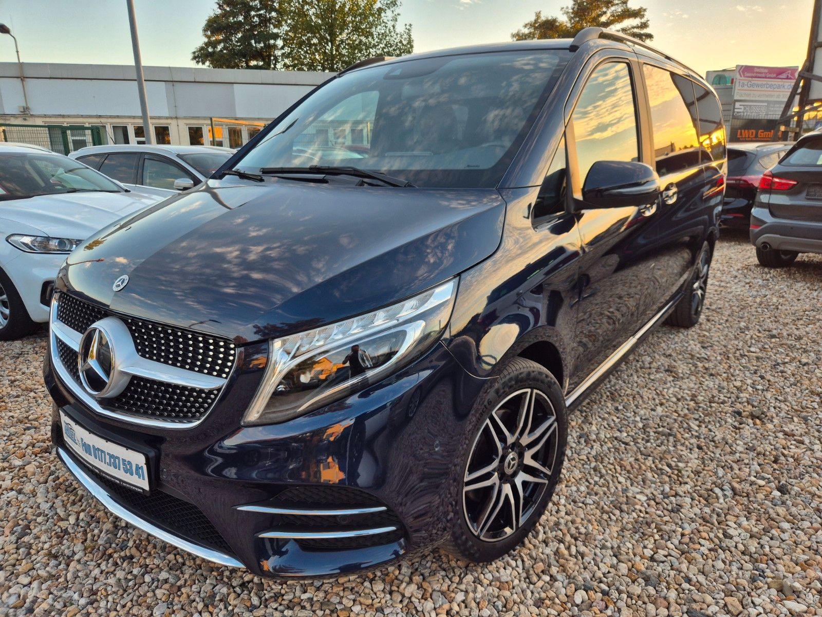 Mercedes-Benz 300 2022 г. Синий, пробег 42111 км