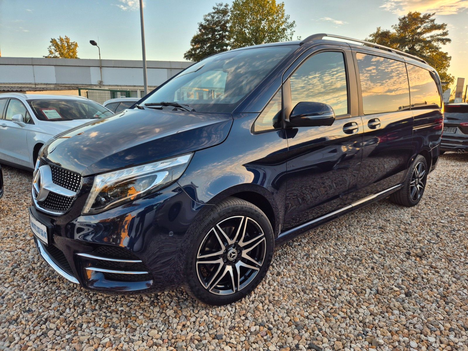 Mercedes-Benz 300 2022 г. Синий, пробег 42111 км