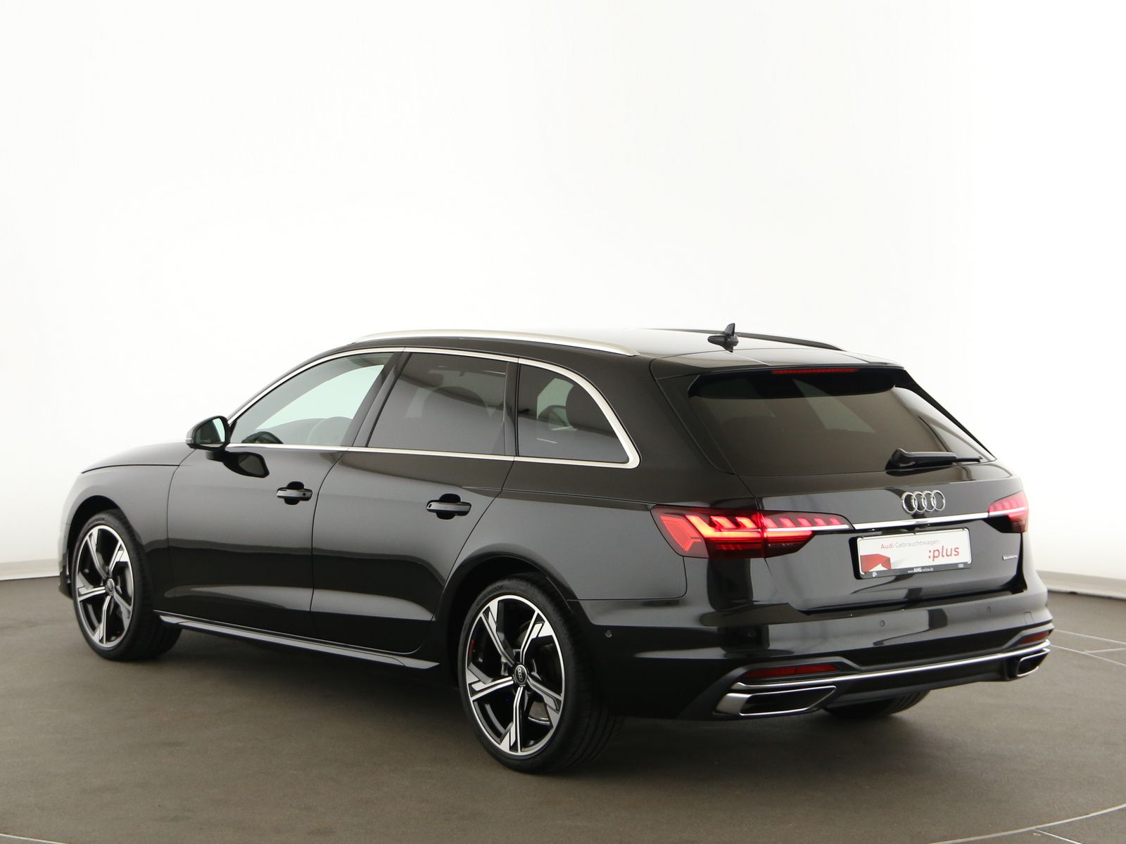 Audi A4 2023 г. Чёрный, пробег 32450 км
