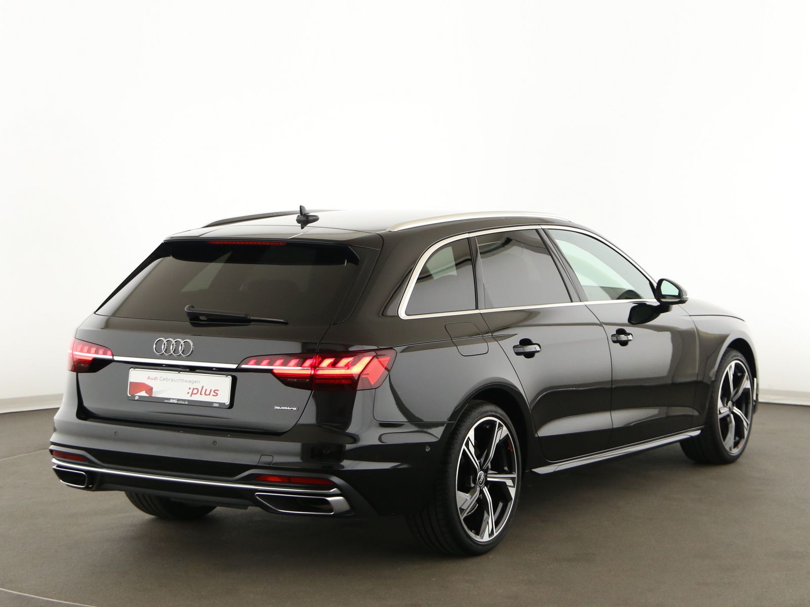 Audi A4 2023 г. Чёрный, пробег 32450 км