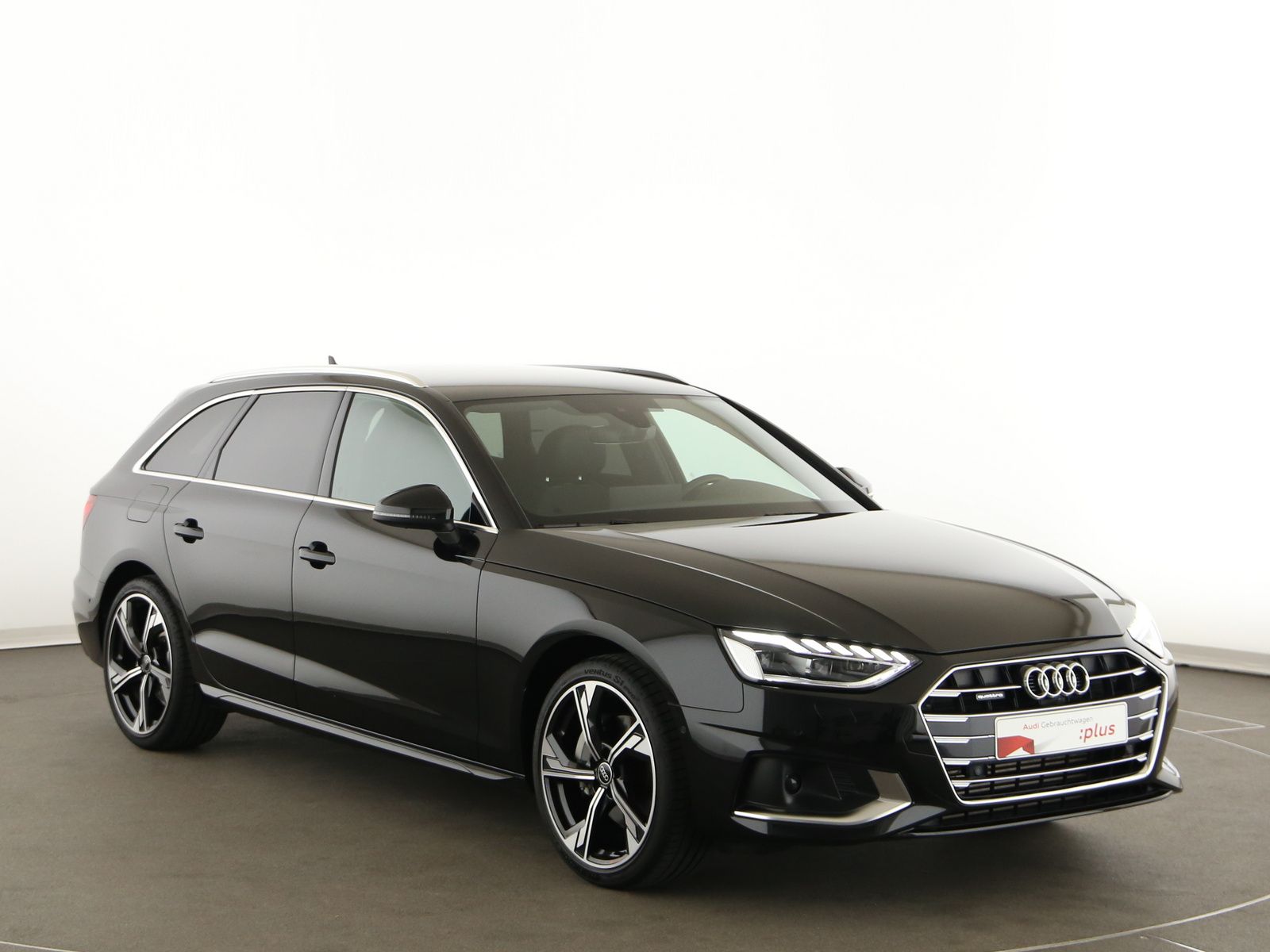 Audi A4 2023 г. Чёрный, пробег 32450 км