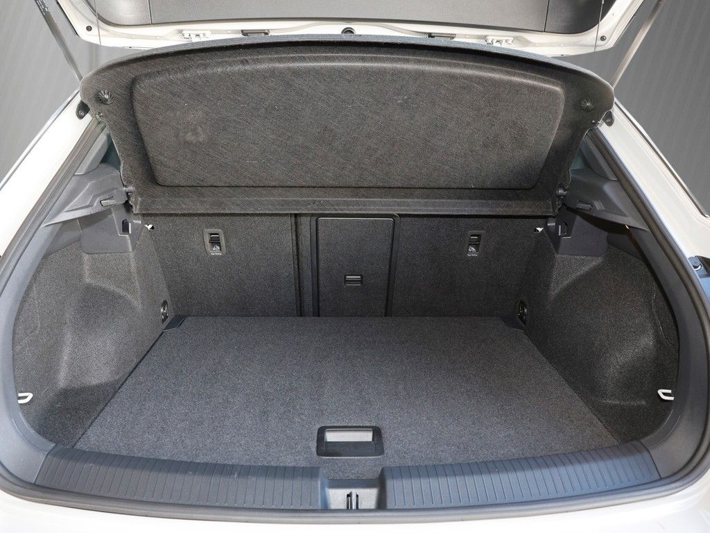 Volkswagen T-Roc 2024 г. Серый, пробег 32505 км