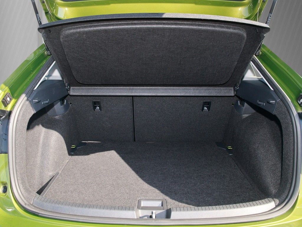 Volkswagen Taigo 2023 г. Зелёный, пробег 33407 км