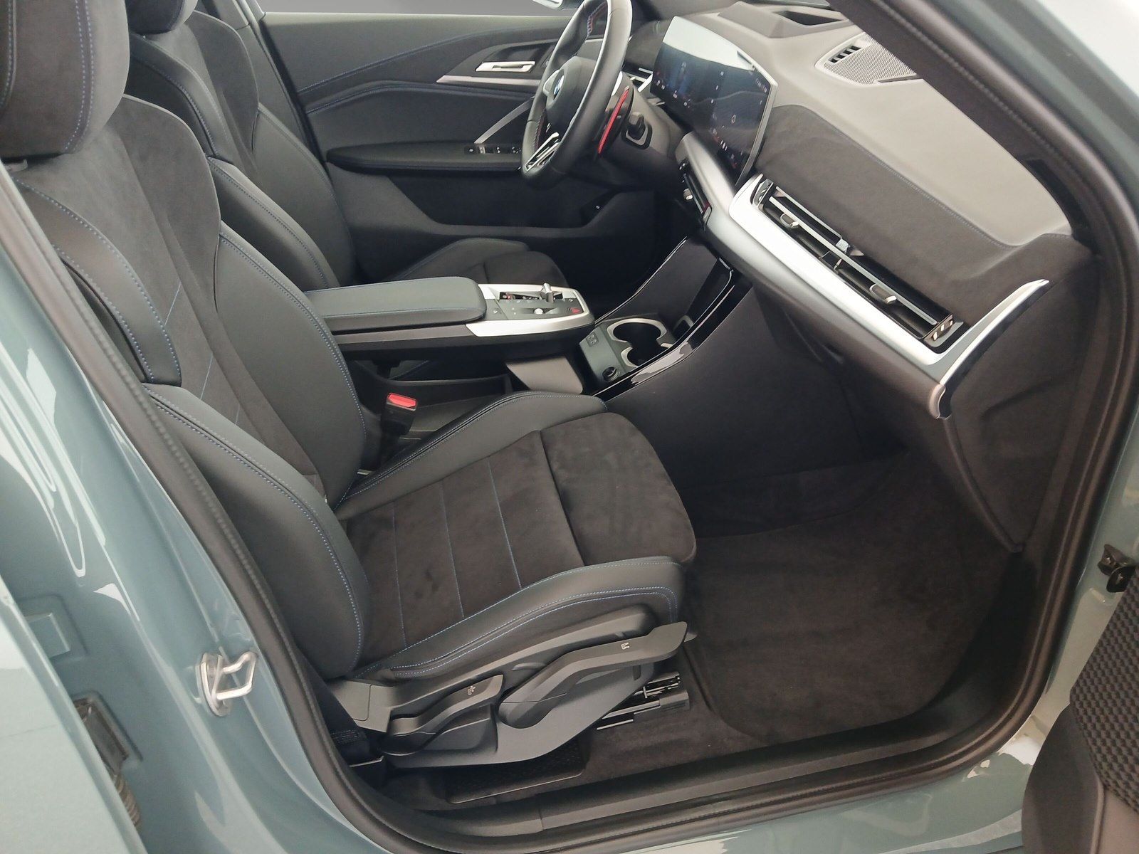 BMW X1 2025 г. Зелёный, пробег 7058 км