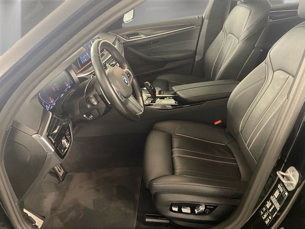 BMW 530 2023 г. Чёрный, пробег 47348 км