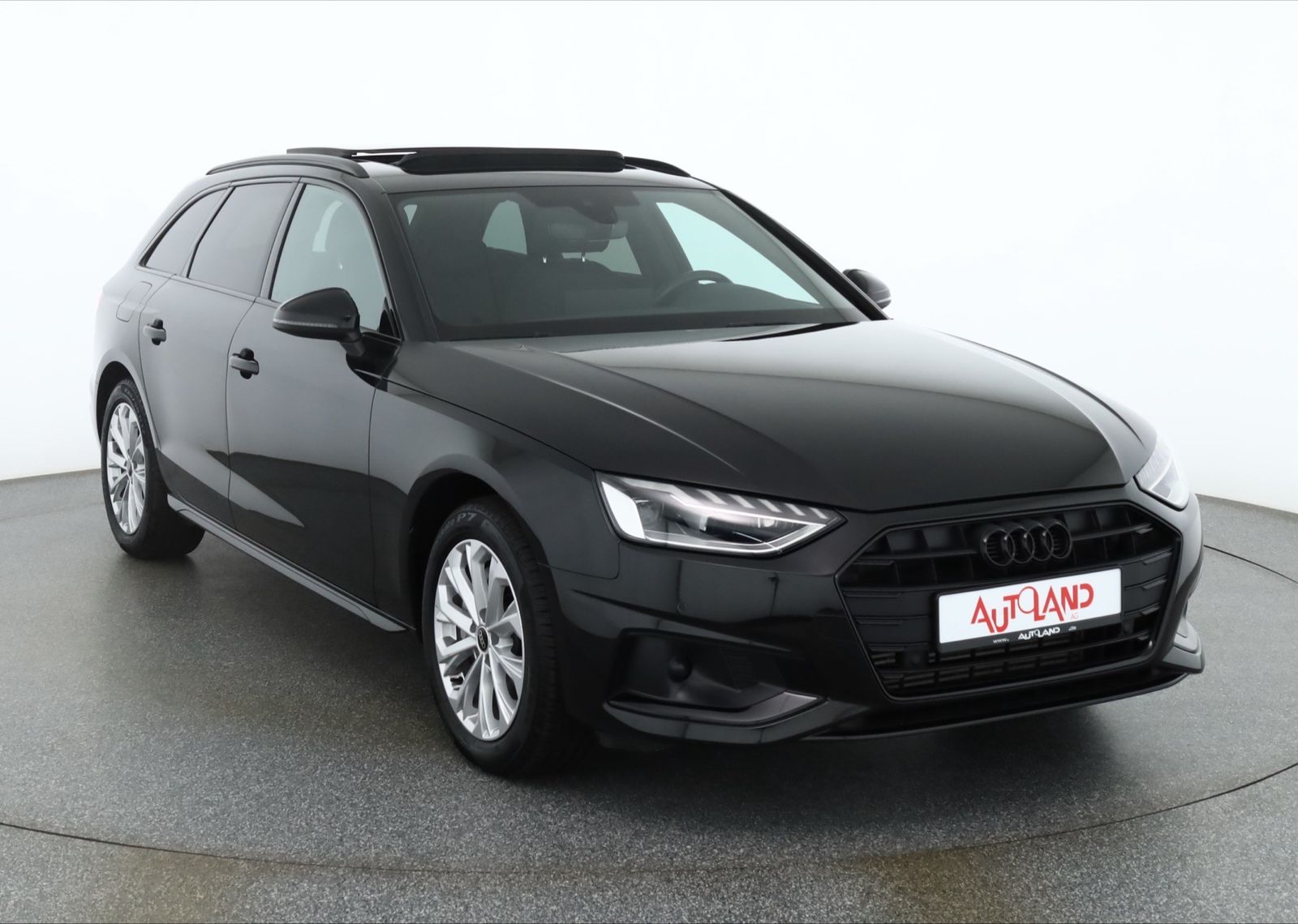 Audi A4 2022 г. Чёрный, пробег 56363 км