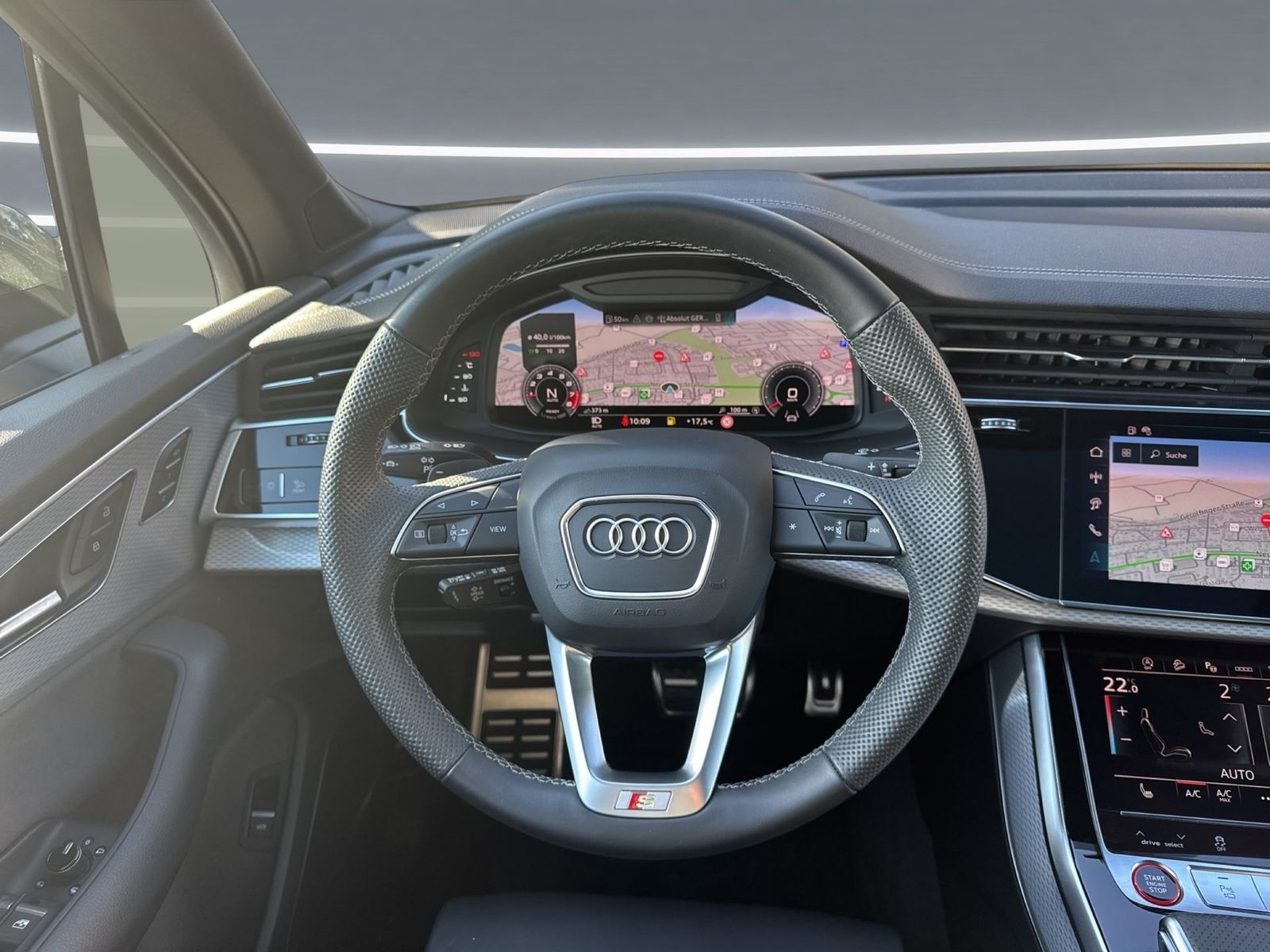 Audi SQ7 2026 г. Серый, пробег 24936 км