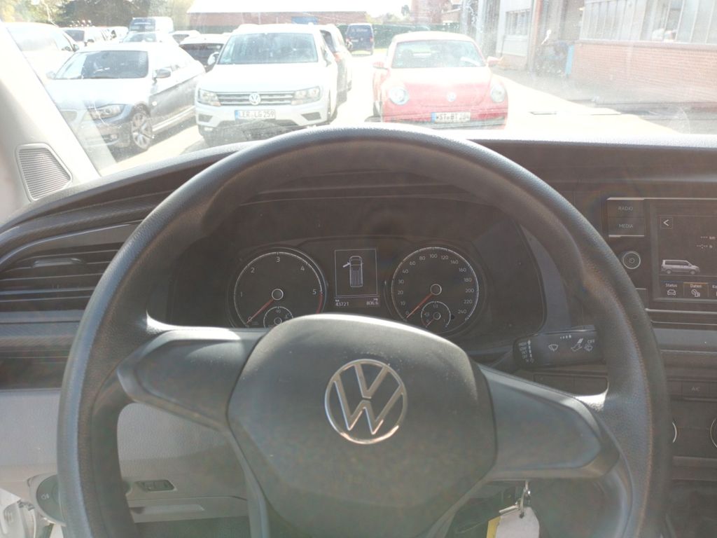 Volkswagen 8 series 2022 г. Белый, пробег 43720 км
