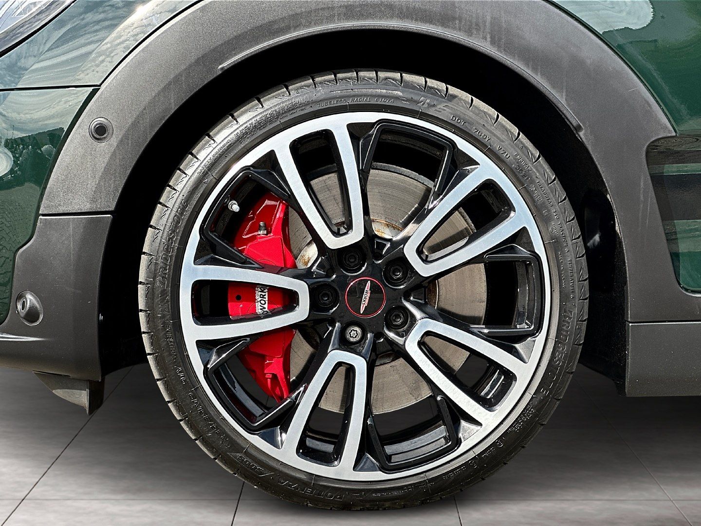 Mini JOHN COOPER WORKS CLUBMAN 2022 г. Зелёный, пробег 31400 км