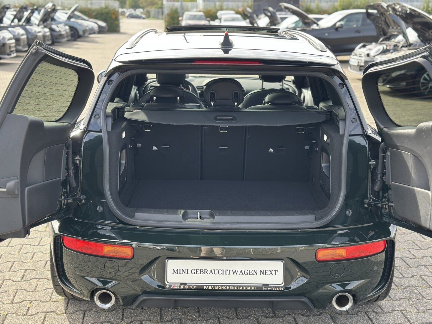 Mini JOHN COOPER WORKS CLUBMAN 2022 г. Зелёный, пробег 31400 км