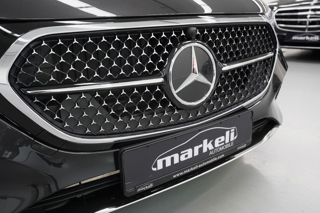 Mercedes-Benz E 220 2025 г. Серый, пробег 23900 км