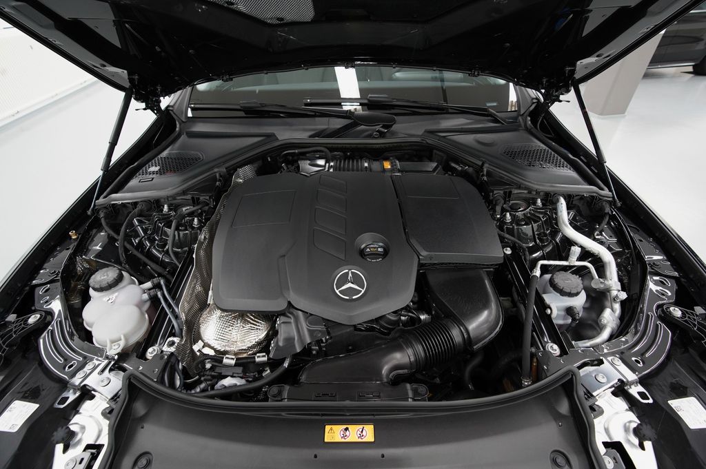 Mercedes-Benz E 220 2025 г. Серый, пробег 23900 км