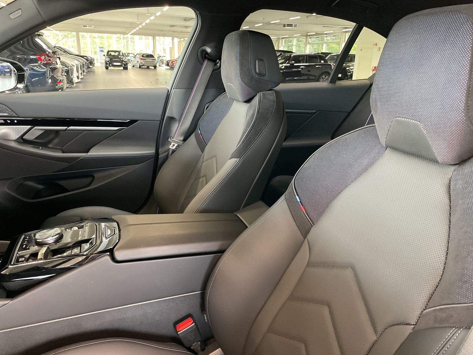 BMW 520 2025 г. Серый, пробег 21442 км