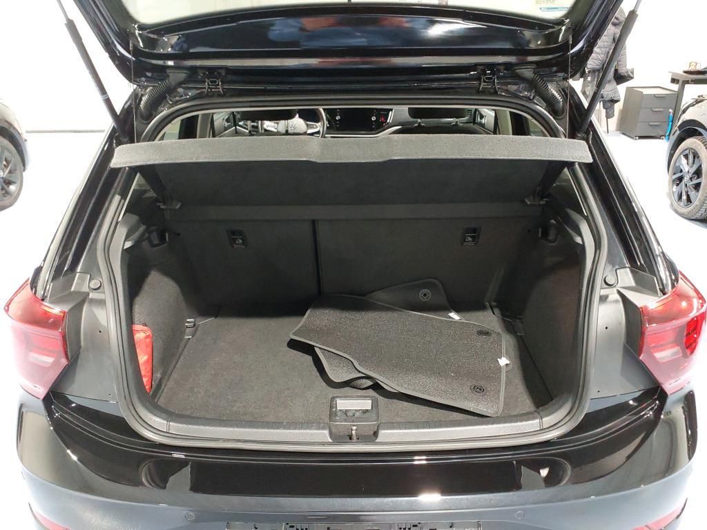Volkswagen Polo 2023 г. Чёрный, пробег 43822 км
