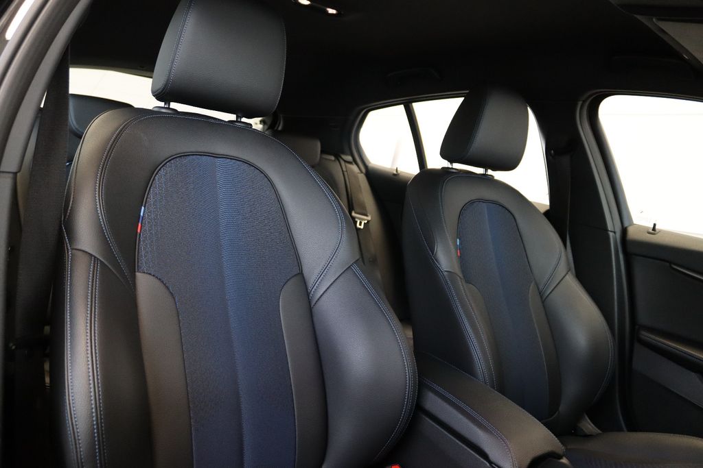 BMW 118 2023 г. Чёрный, пробег 58270 км