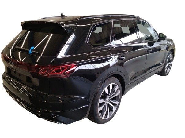 Volkswagen Touareg 2025 г. Чёрный, пробег 12500 км