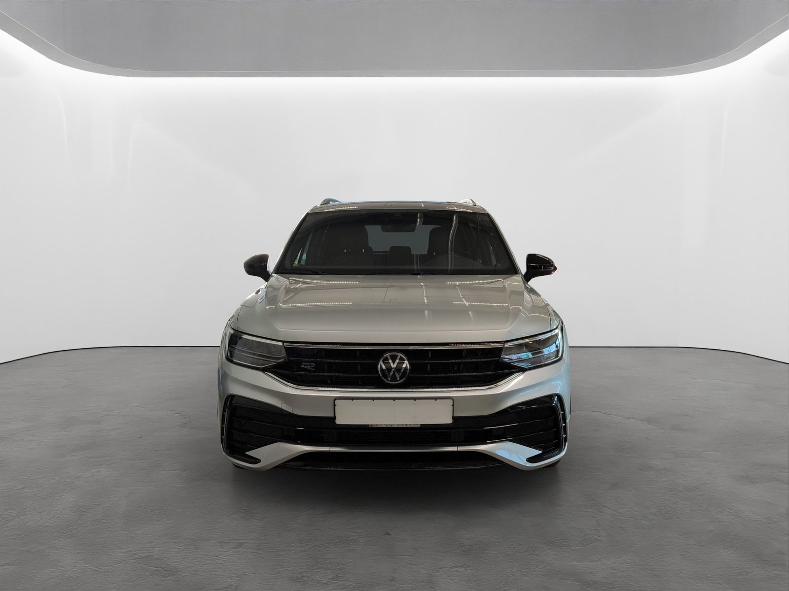 Volkswagen Tiguan 2024 г. Серебристый, пробег 27804 км