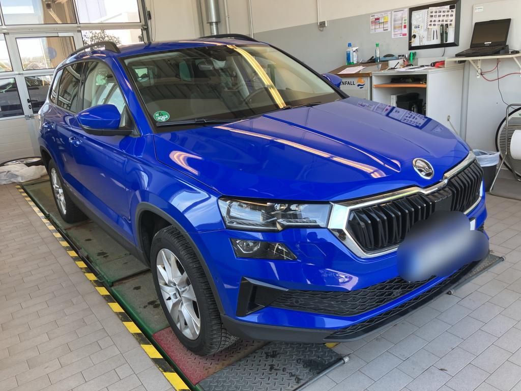 Skoda Karoq 2023 г. Синий, пробег 57611 км