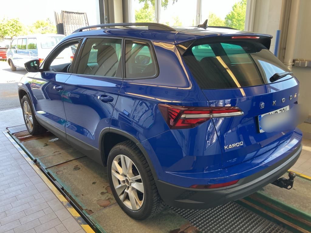 Skoda Karoq 2023 г. Синий, пробег 57611 км