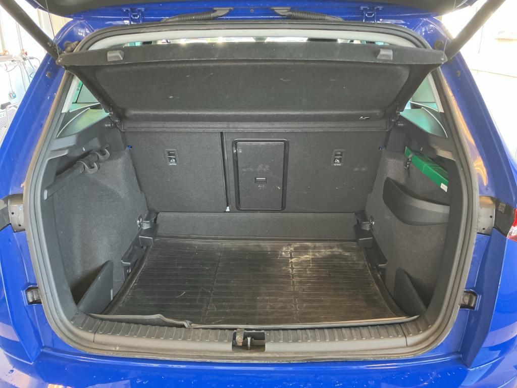 Skoda Karoq 2023 г. Синий, пробег 57611 км