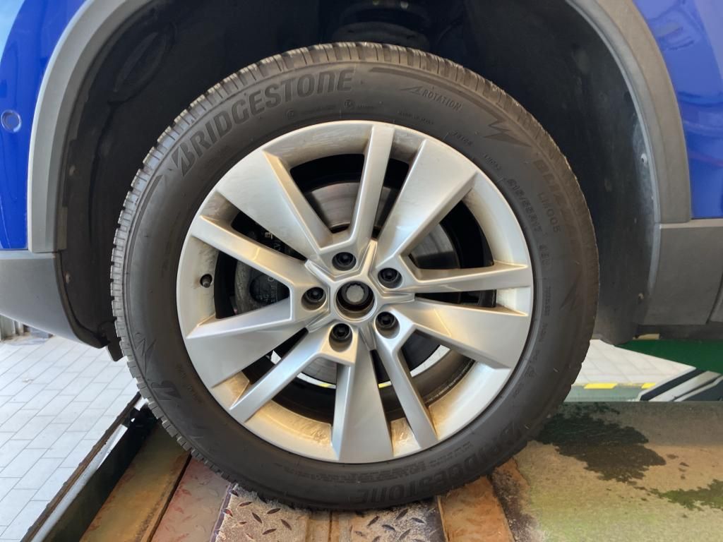 Skoda Karoq 2023 г. Синий, пробег 57611 км