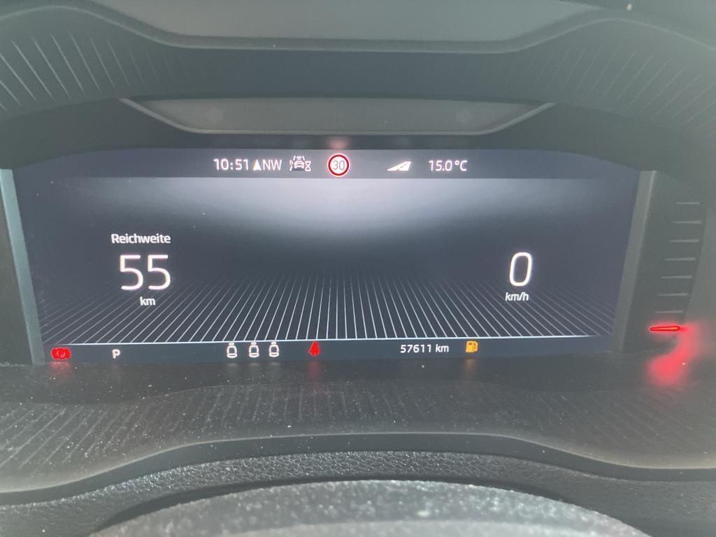 Skoda Karoq 2023 г. Синий, пробег 57611 км