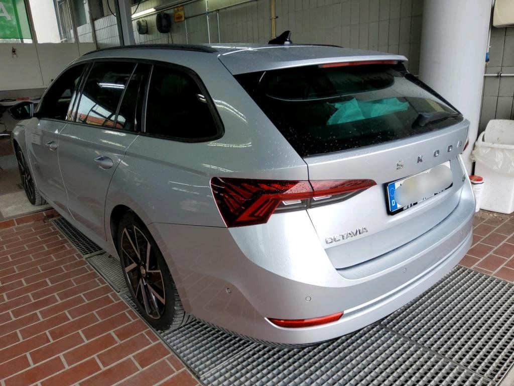 Skoda Octavia 2022 г. Серебристый, пробег 59500 км