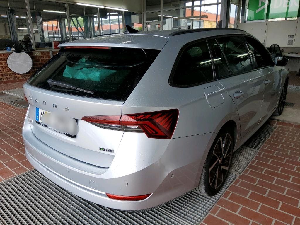 Skoda Octavia 2022 г. Серебристый, пробег 59500 км