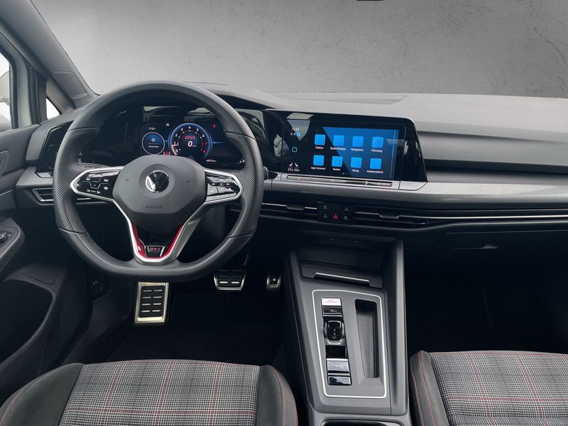 Volkswagen Golf 2022 г. Белый, пробег 41025 км